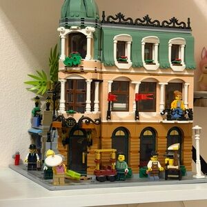 Lego Modular Boutique Hotel RETIRED